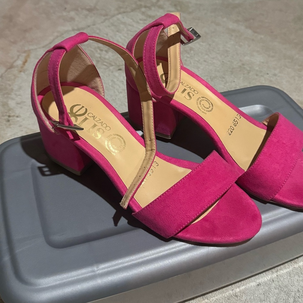 Pink heels